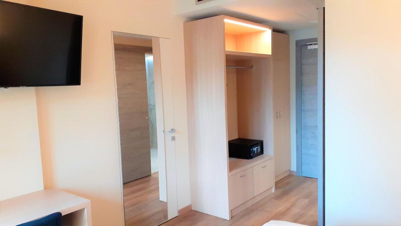 ליביניו Livi Family Hotel מראה חיצוני תמונה